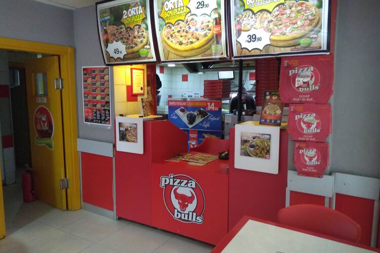 Pizza Bulls Merdivenkoy Istanbul